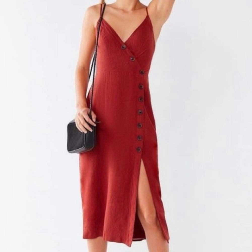 Urban Outfitters; Button Down Dress With Thin Straps; Maroon Color; Size M.